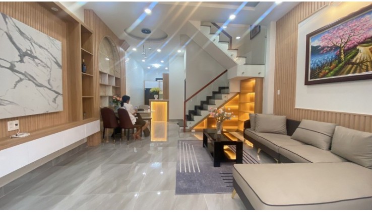 Bán Nhà Gần Emart Phan Huy Ích, 4 Tầng 4 PN Chỉ Nhỉnh 5 Tỉ